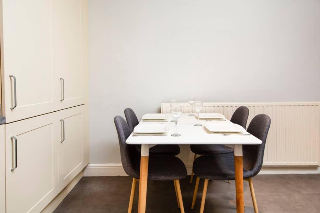 Clifton Spacious 3 Bed Apt & Parking - Simplycheckin บริสตอล ภายนอก รูปภาพ