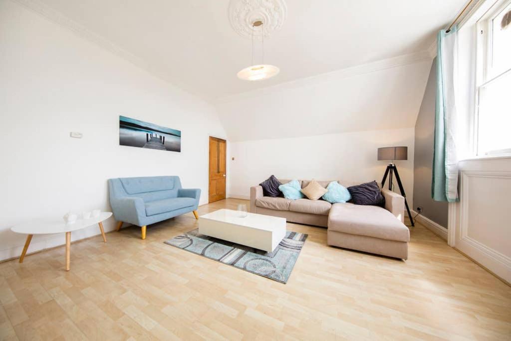 Clifton Spacious 3 Bed Apt & Parking - Simplycheckin บริสตอล ภายนอก รูปภาพ